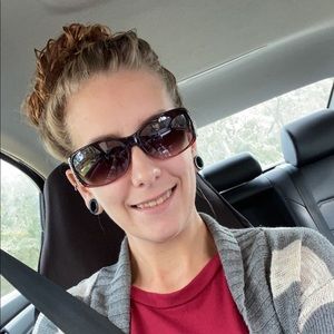 Meet your Posher, Taralynn